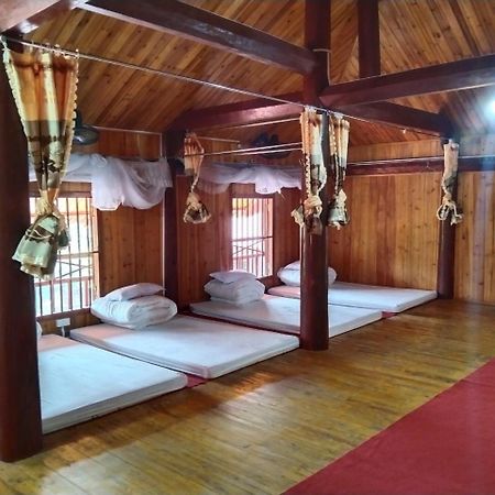 A Lin Homestay Bac Ha Esterno foto