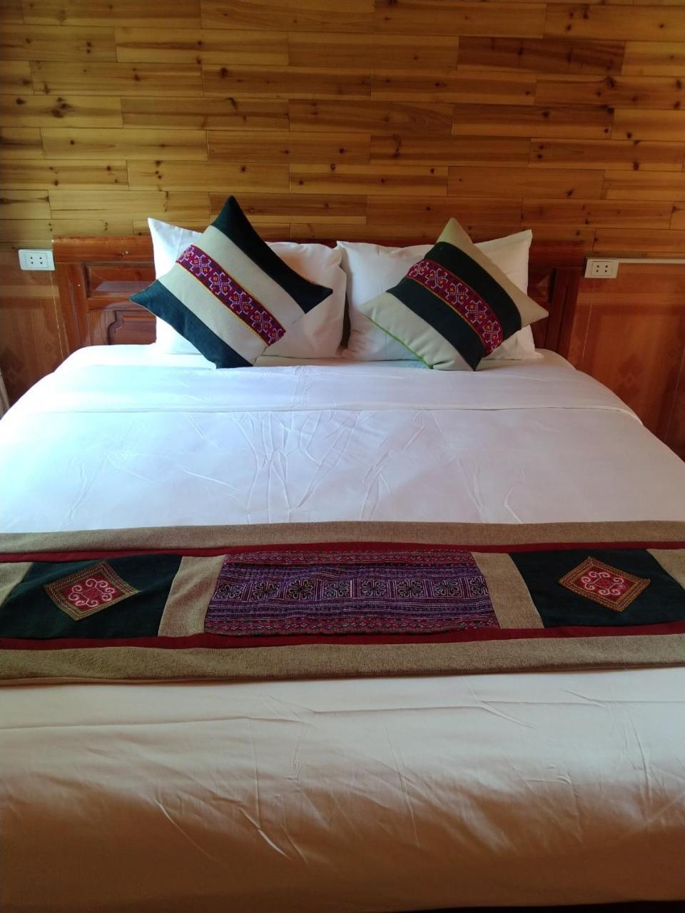 A Lin Homestay Bac Ha Esterno foto