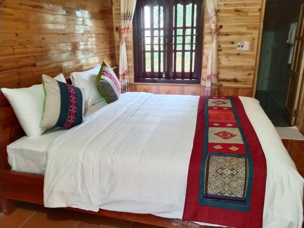 A Lin Homestay Bac Ha Esterno foto